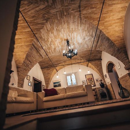 Отель Palazzo Capparucci - Dimora Storica Фермо Экстерьер фото