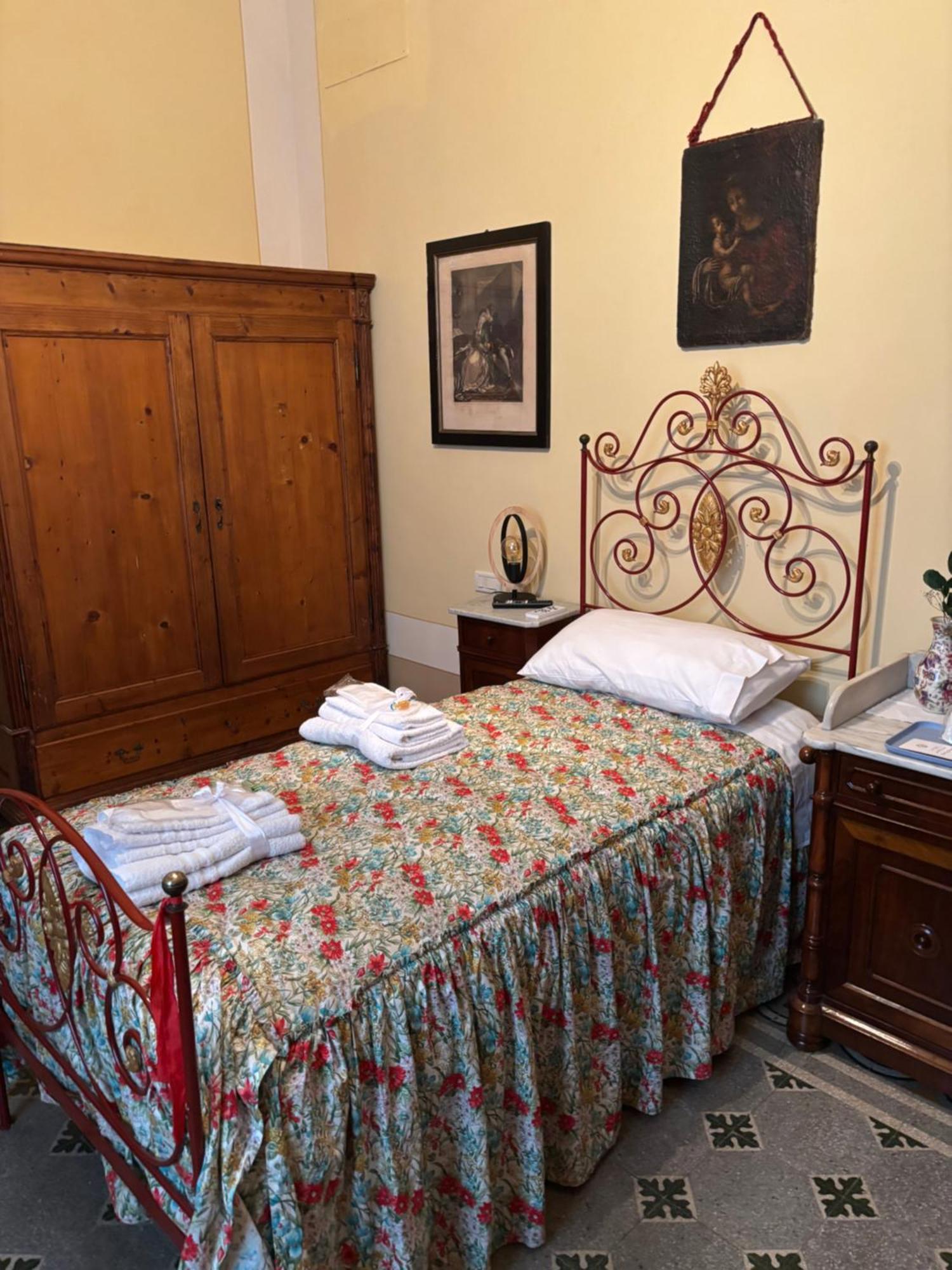Отель Palazzo Capparucci - Dimora Storica Фермо Экстерьер фото